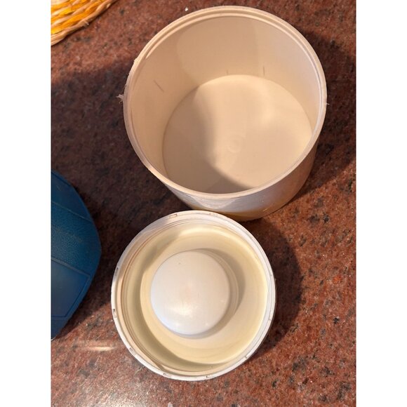 Vintage 70’s Blue Thermos Made in Canada - Picture 5 of 6